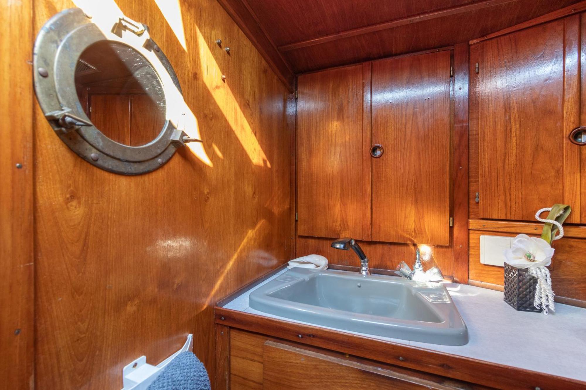 Quo Vadis Yacht Hotel Bari Eksteriør billede